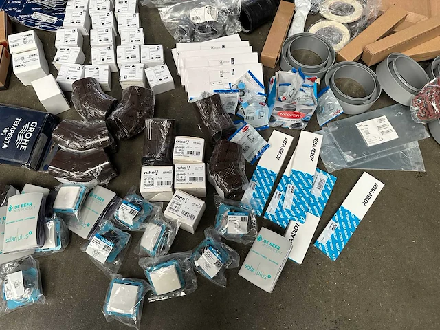 Partij divers installatiemateriaal - afbeelding 15 van  15