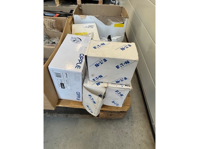 Partij divers installatiemateriaal - afbeelding 3 van  16