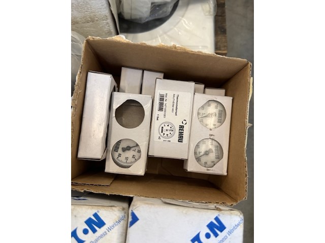 Partij divers installatiemateriaal - afbeelding 6 van  16