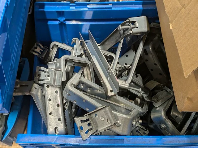Partij divers installatiemateriaal - afbeelding 2 van  13
