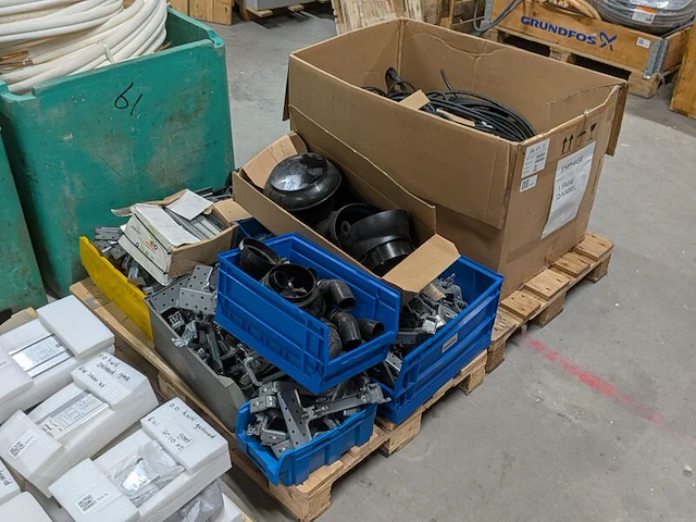 Partij divers installatiemateriaal - afbeelding 6 van  13