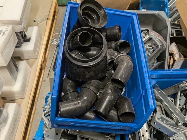 Partij divers installatiemateriaal - afbeelding 12 van  13