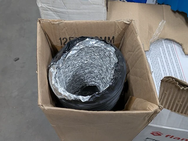 Partij divers installatiemateriaal - afbeelding 2 van  12