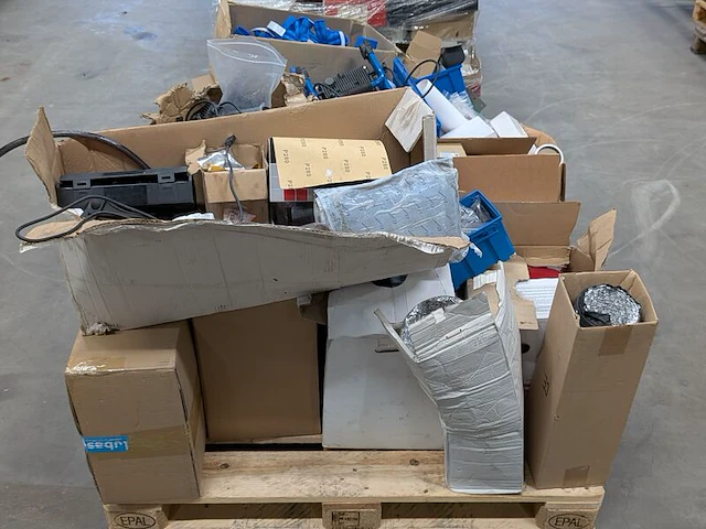 Partij divers installatiemateriaal - afbeelding 7 van  12