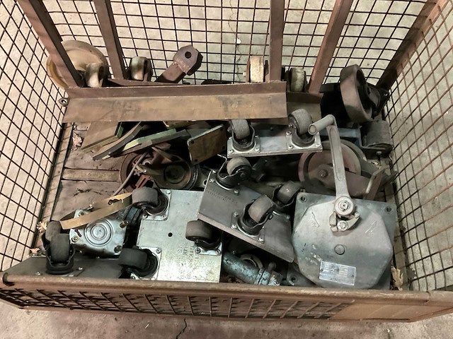 Partij divers intern transport - afbeelding 3 van  3