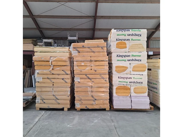 Partij divers isolatiemateriaal, o.a. kingspan, op 3x pallet - afbeelding 1 van  9