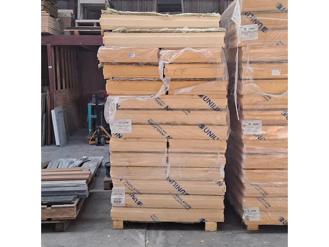 Partij divers isolatiemateriaal, o.a. kingspan, op 3x pallet - afbeelding 2 van  9