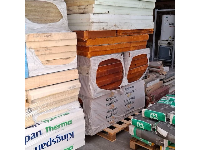 Partij divers isolatiemateriaal, o.a. kingspan, op 3x pallet - afbeelding 2 van  12