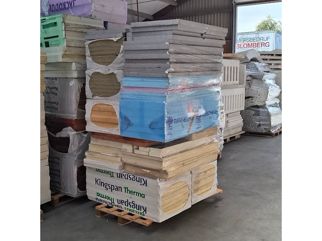 Partij divers isolatiemateriaal, o.a. kingspan, op 3x pallet - afbeelding 8 van  12