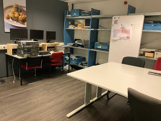 Partij divers it apparatuur - afbeelding 1 van  14