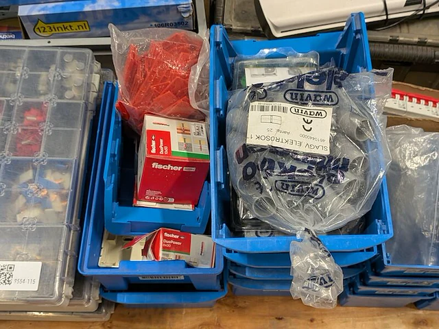 Partij divers kantoor- en installatiemateriaal - afbeelding 2 van  16