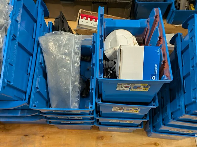 Partij divers kantoor- en installatiemateriaal - afbeelding 3 van  16