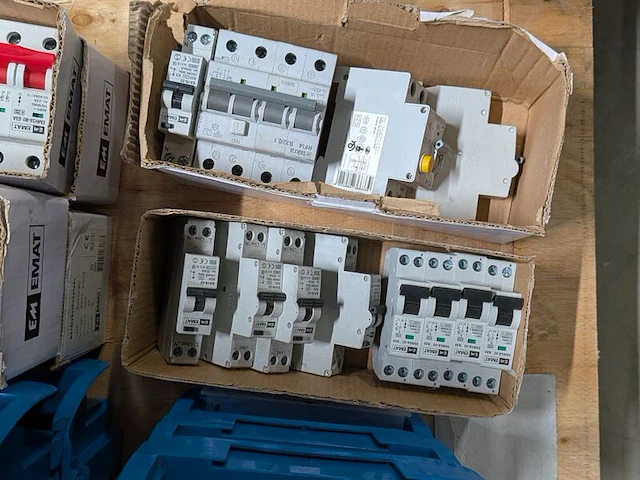 Partij divers kantoor- en installatiemateriaal - afbeelding 5 van  16