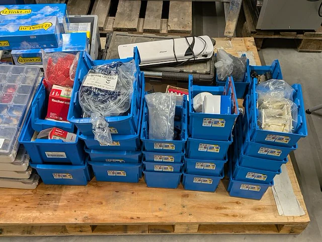 Partij divers kantoor- en installatiemateriaal - afbeelding 16 van  16