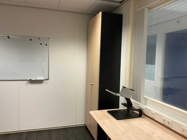 Partij divers kantoormeubilair - afbeelding 3 van  8