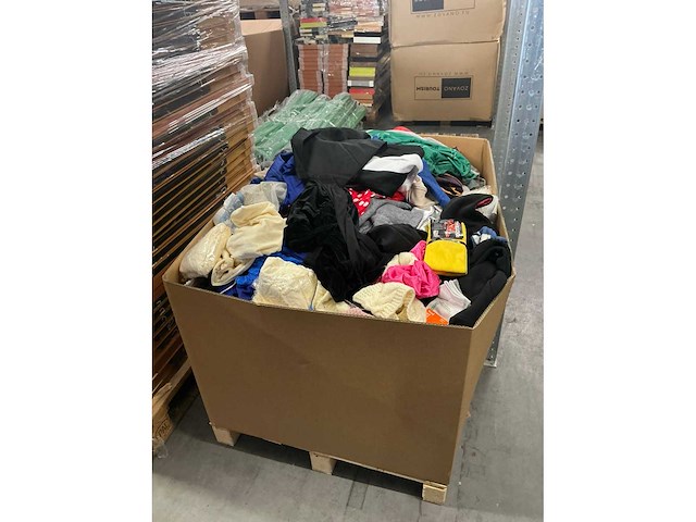 Partij divers kleding/sokken/haarbanden/etc - afbeelding 2 van  7