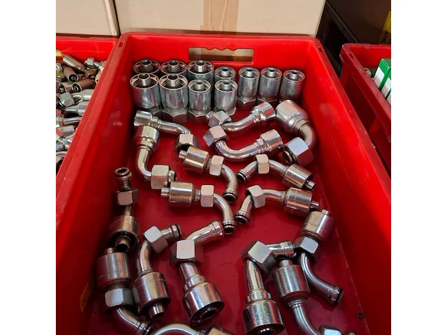 Partij divers koppelingen lucht, water, hydrauliek - afbeelding 21 van  25