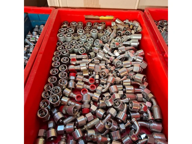 Partij divers koppelingen lucht, water, hydrauliek - afbeelding 22 van  25