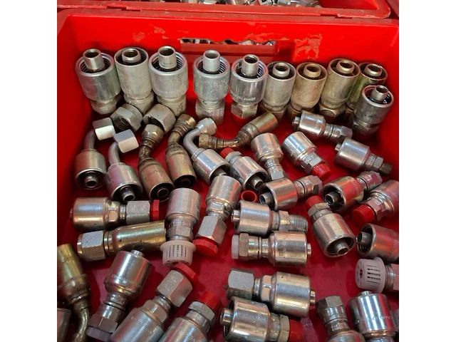 Partij divers koppelingen lucht, water, hydrauliek - afbeelding 25 van  25