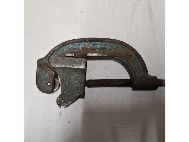 Partij divers loodgieters gereedschap / installatiemateriaal - afbeelding 32 van  32