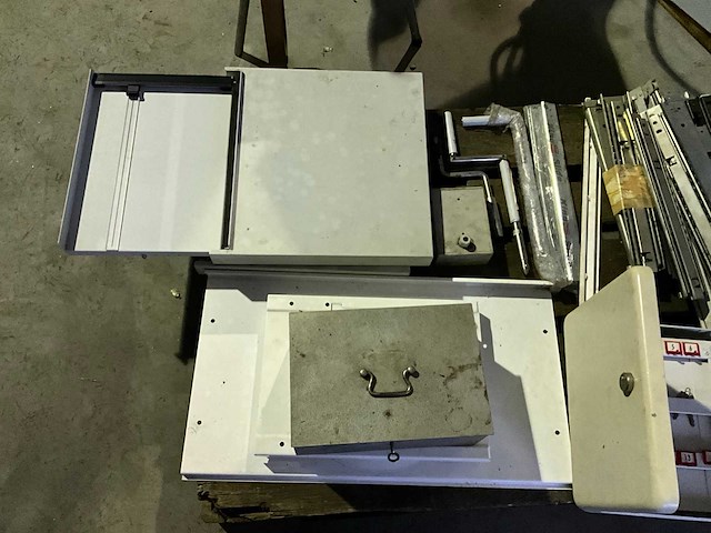 Partij divers materiaal - afbeelding 2 van  5