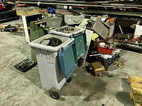 Partij divers materiaal - afbeelding 1 van  11
