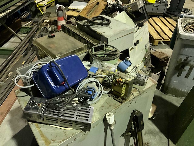 Partij divers materiaal - afbeelding 9 van  11