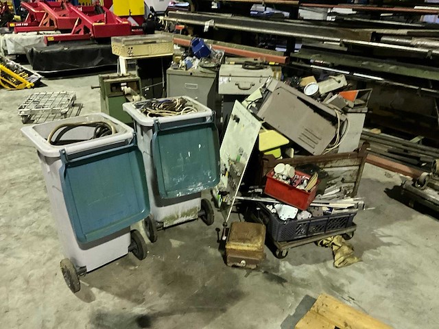 Partij divers materiaal - afbeelding 2 van  11