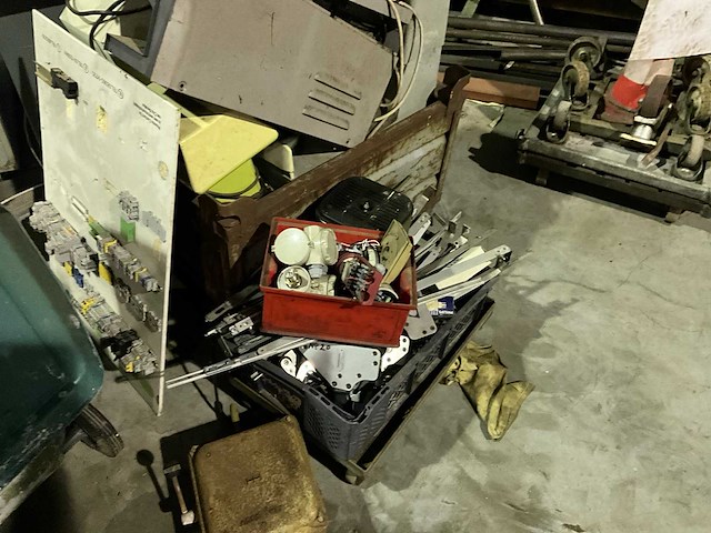 Partij divers materiaal - afbeelding 4 van  11
