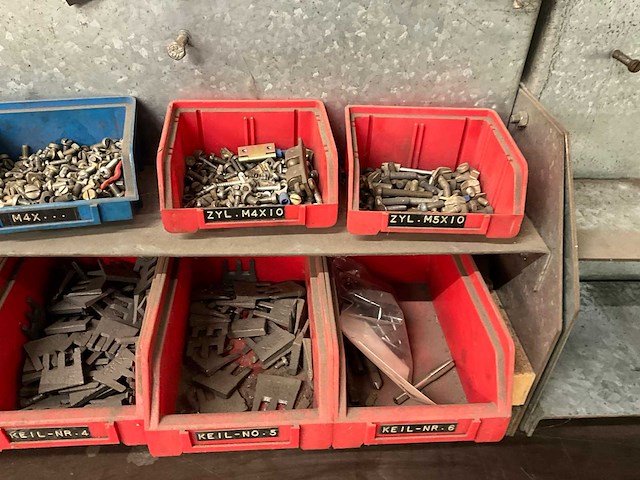 Partij divers meetgereedschap en toebehoren - afbeelding 9 van  9