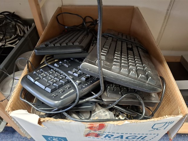 Partij divers multimedia - afbeelding 17 van  52