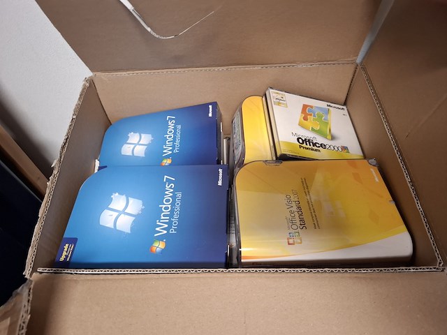 Partij divers multimedia - afbeelding 42 van  52