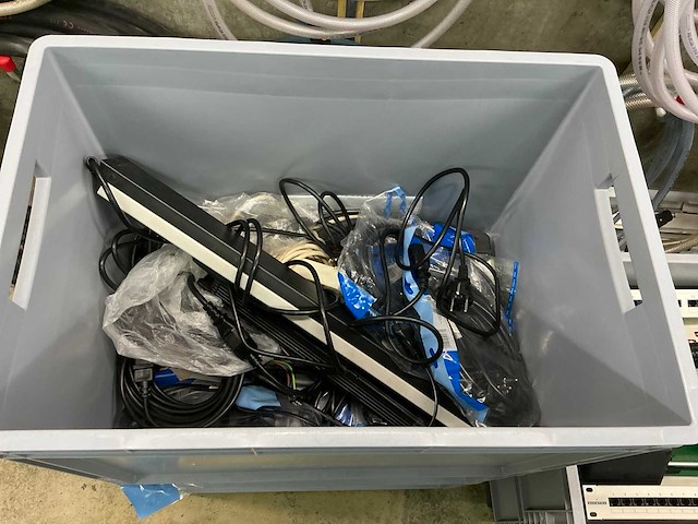 Partij divers pvc, kabel, aluminium en restmateriaal - afbeelding 5 van  14