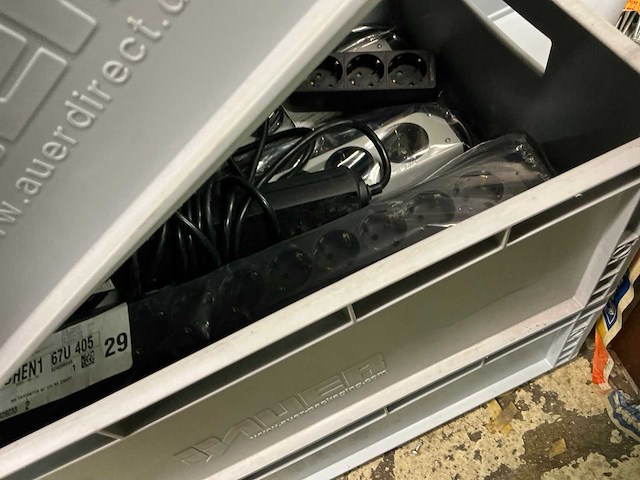 Partij divers pvc, kabel, aluminium en restmateriaal - afbeelding 12 van  14