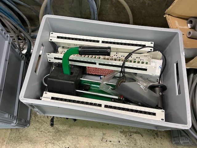 Partij divers pvc, kabel, aluminium en restmateriaal - afbeelding 14 van  14