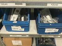 Partij divers raam- en deurbeslag - afbeelding 52 van  53