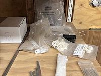 Partij divers scharnieren en toebehoren - afbeelding 12 van  23