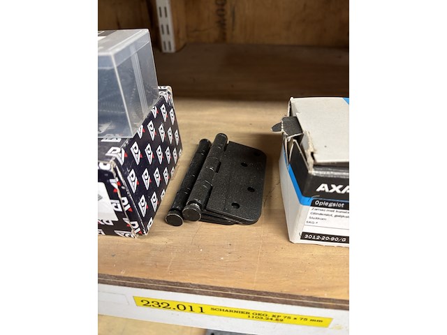 Partij divers scharnieren en toebehoren - afbeelding 17 van  23