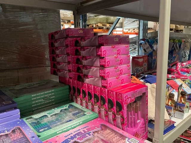 Partij divers sequin art/make your own jewellery set/barbie make-up brushes/etc (142x) - afbeelding 7 van  14