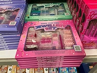 Partij divers sequin art/make your own jewellery set/barbie make-up brushes/etc (142x) - afbeelding 8 van  14