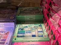 Partij divers sequin art/make your own jewellery set/barbie make-up brushes/etc (142x) - afbeelding 9 van  14