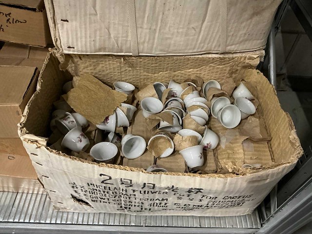 Partij divers servies/decoratie (2533x) - afbeelding 1 van  5