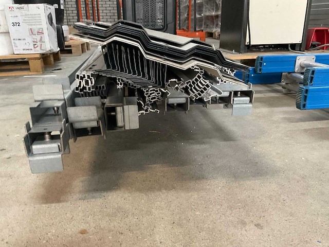 Partij divers solar montagemateriaal - afbeelding 3 van  3