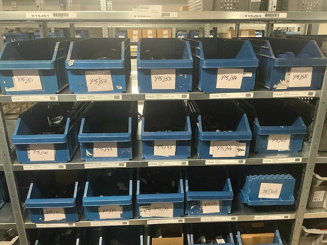 Partij divers soorten zwenk- en bokwielen - afbeelding 1 van  16