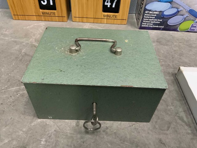 Partij divers speelgoed en decoratie - afbeelding 6 van  16