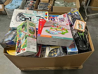 Partij divers speelgoed retouren - afbeelding 1 van  9