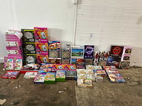 Partij divers speelgoed - afbeelding 1 van  7