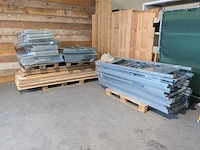 Partij divers stellingmateriaal