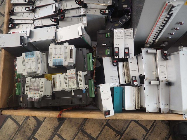 Partij divers (systeem) elektronica - afbeelding 12 van  21