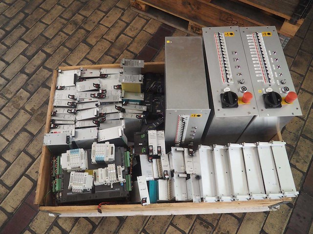 Partij divers (systeem) elektronica - afbeelding 15 van  21